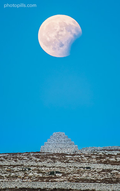 eclipse-moon-telephoto_0-501x800.jpg