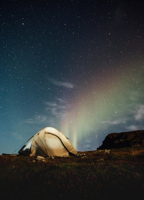 faint northern lights early in the night