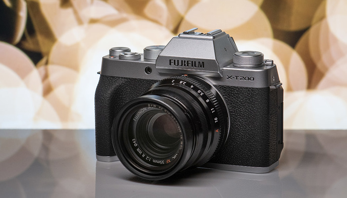 Fstoppers Reviews the Fujifilm X-T200: All Touchscreen, (Almost) All the Time
