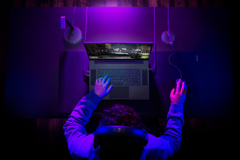 Razer-Blade-D17-7-2021-Lifestyle-Shoot-4-800x534.jpg