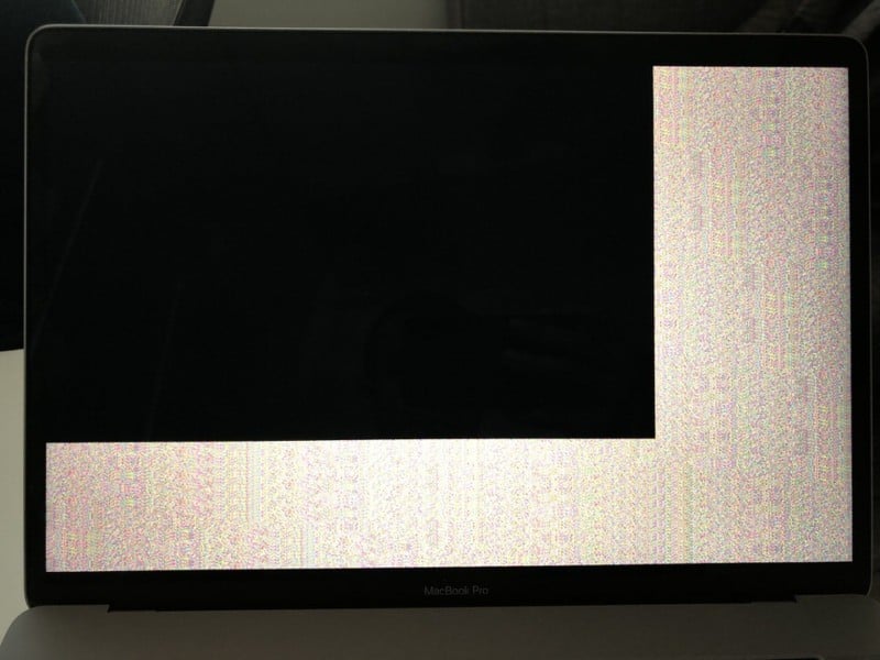 August-2018-laptop-close-screen-macbook-pro-800x600.jpg