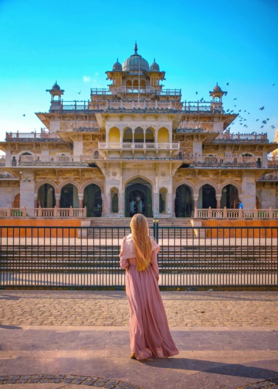 instagram-girl-india-572x800.jpg