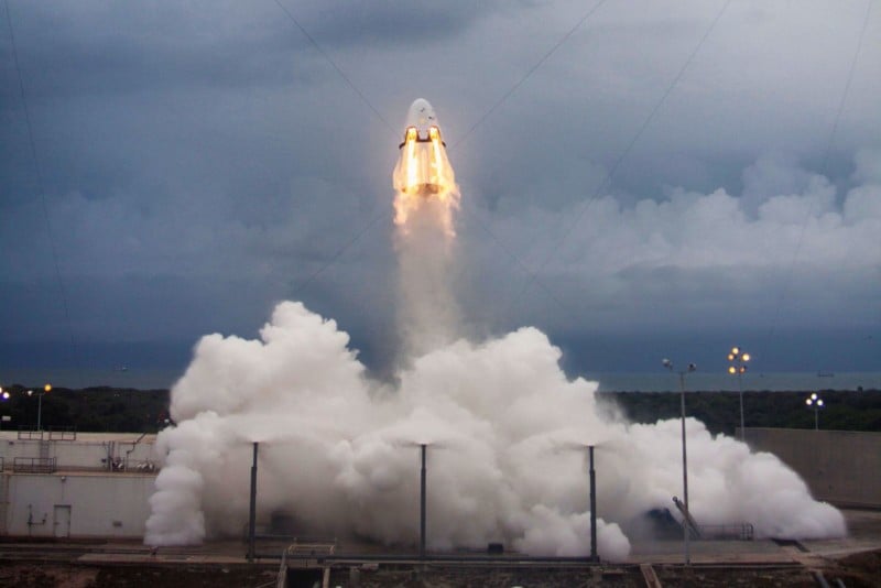 Crew_Dragon_Pad_Abort_Test_16814592054-800x534.jpg