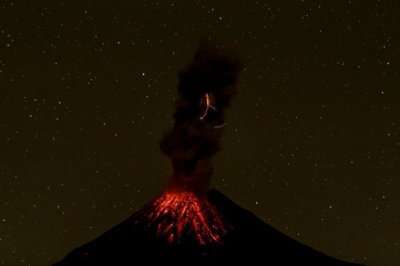 eruptionleadup-5-800x533.jpg