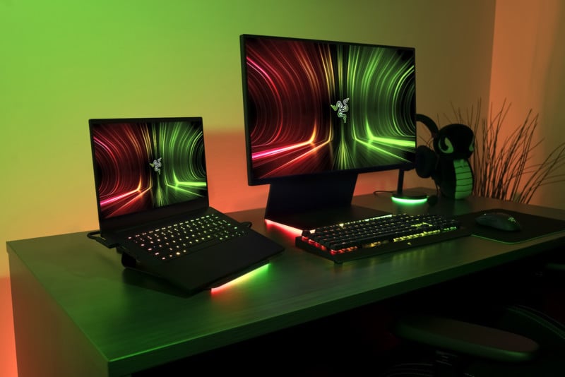 Razer-Blade-14-2021-Gaming-3-Alt-800x534.jpg