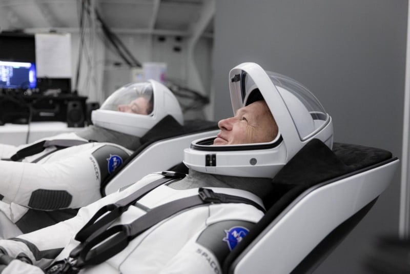 KSC-20200319-PH-SPX01_0006_large-SpaceX-800x534.jpg
