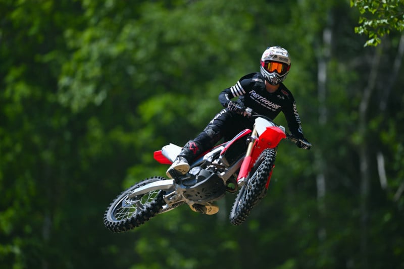 Z_9_00_KM_1005_AFS_VR_400_f2.8_E_PS-800x533.jpg
