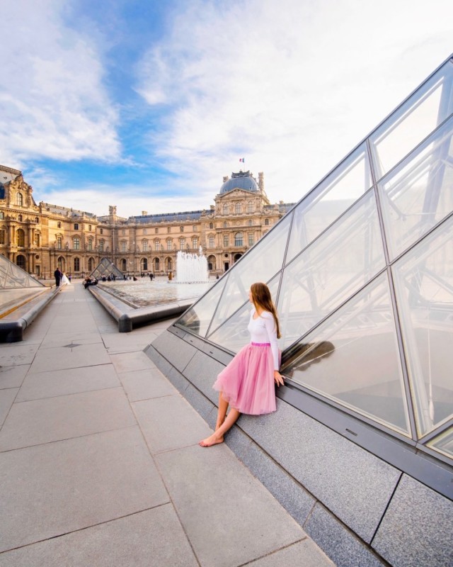 instagram-girls-louvre-640x800.jpg