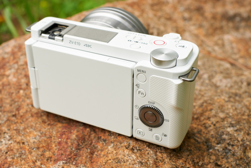 sony-zv-e10-camera-hands-on-7-800x534.jpg