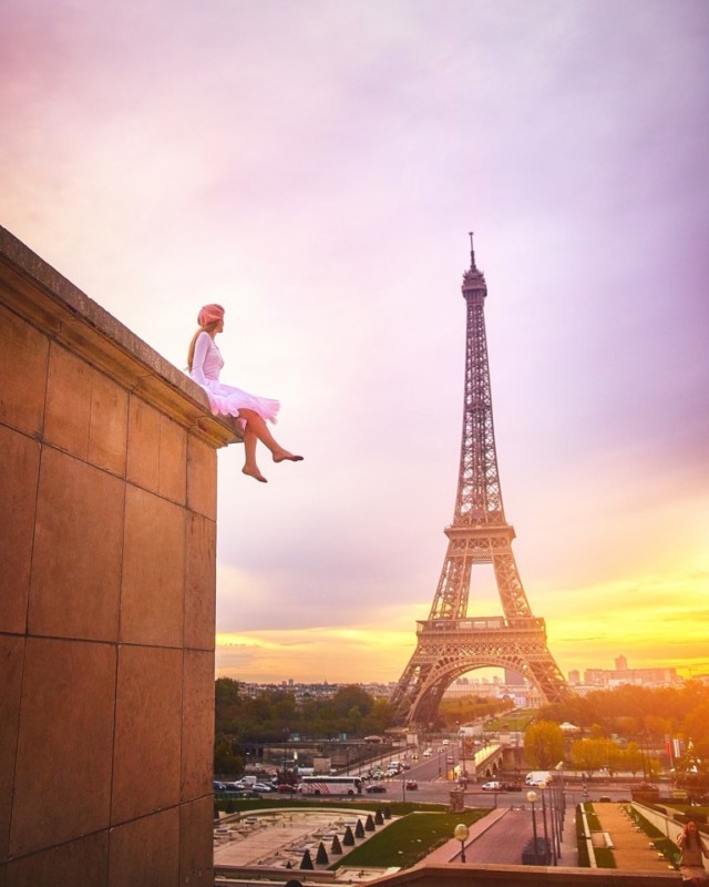 instagram-girl-eiffel-tower-640x800.jpg