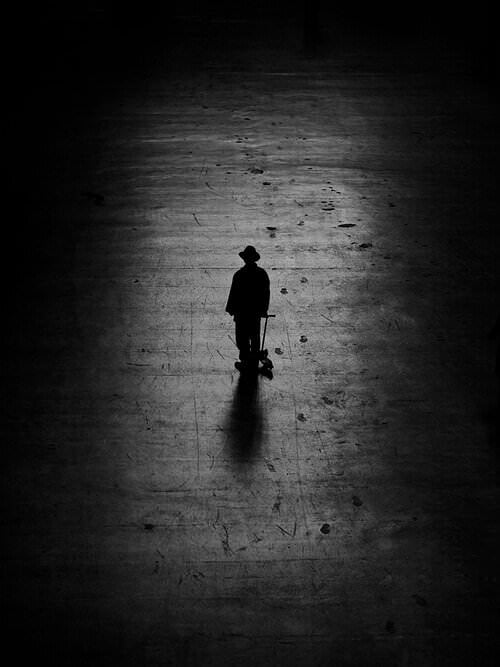 negative-space-in-street-photography.jpeg