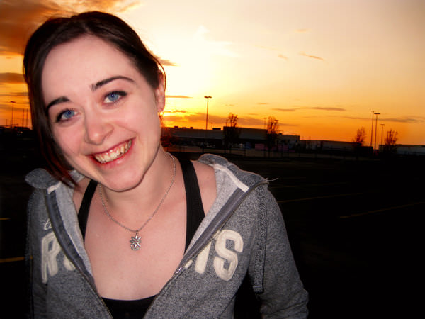 sunset_smiles_by_idreamofkerosene-d22qil9.jpg