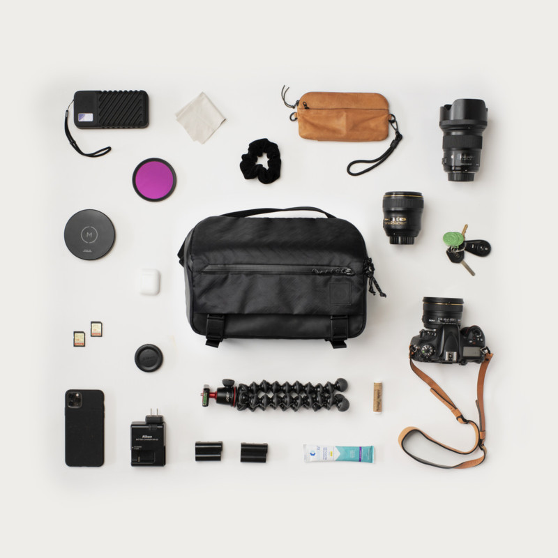 moment-10L-sling-flatlay-photographer-03-800x800.jpg