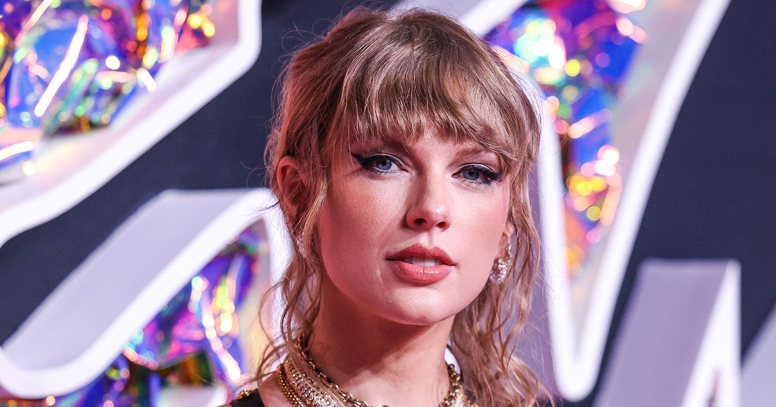 Taylor Swift Le Creuset AI scam