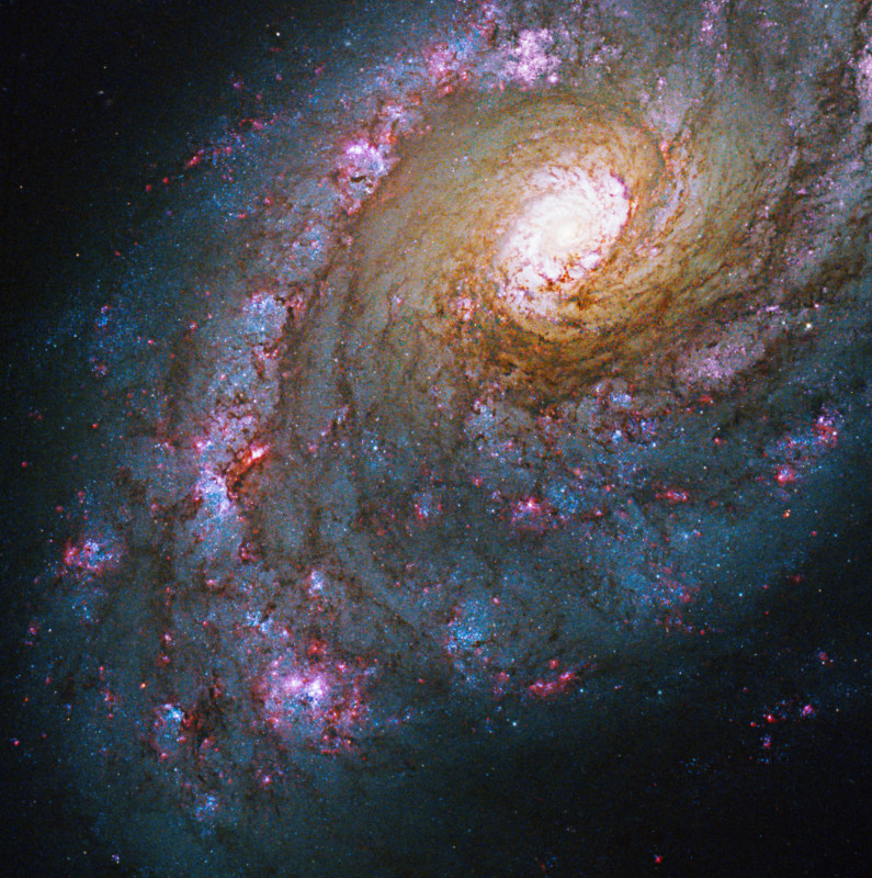 ngc5248_wfc3_wfpc2_4flatcrop2_final-795x800.jpg