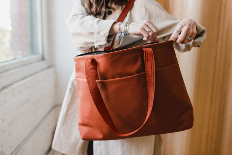 Moment-MTW-tote-012-800x534.jpg