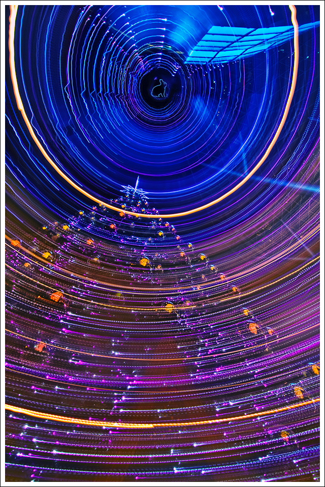 xmas_star_trails_by_Draken413o.jpg