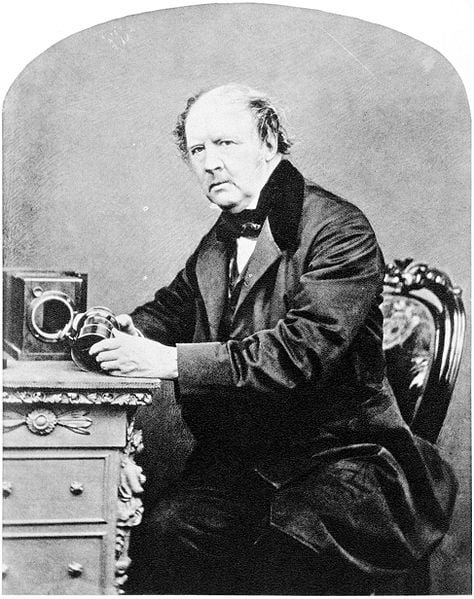 474px-William_Henry_Fox_Talbot_by_John_Moffat_1864.jpg