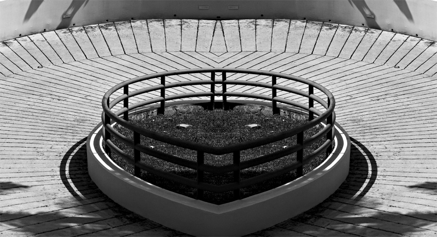 Circular_disposition_by_Draken413o.jpg