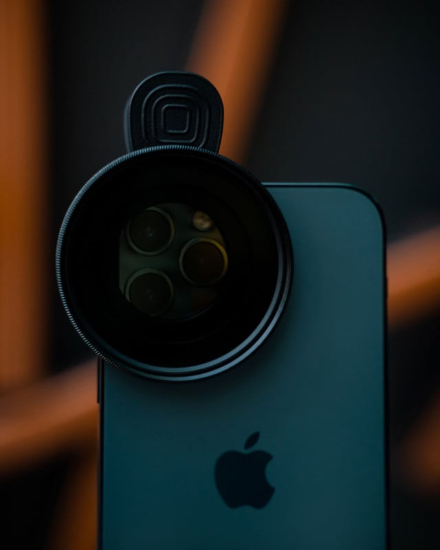 iPhone-12-Lifestlyle-2-640x800.jpg