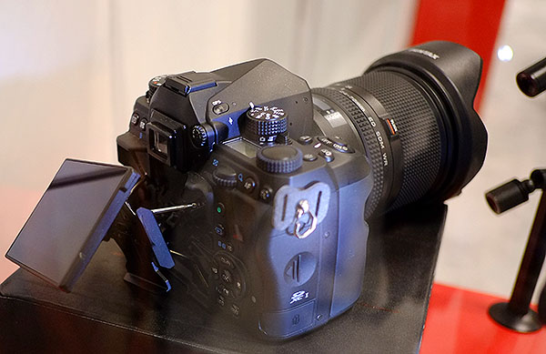 Pentax-full-frame-DSLR-camera-3.jpg