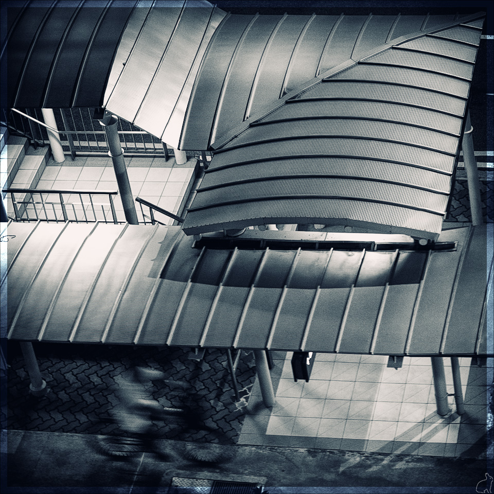 Passing_Blur_by_Draken413o.jpg