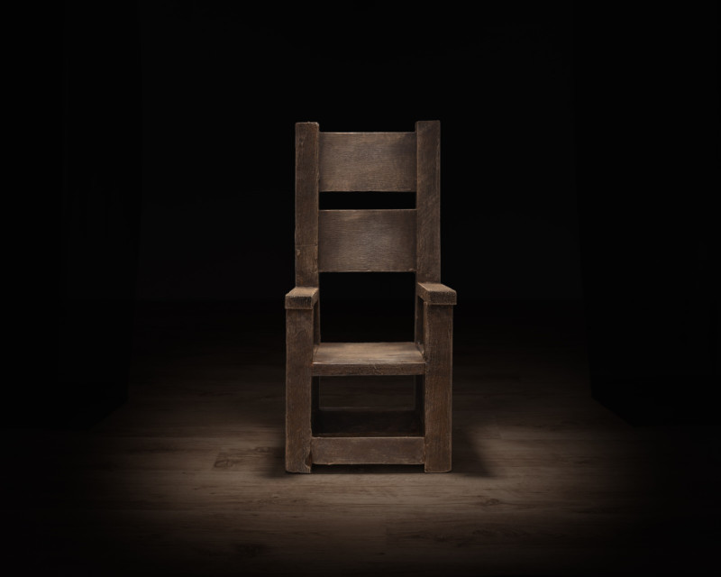 03-a_chair-800x640.jpg