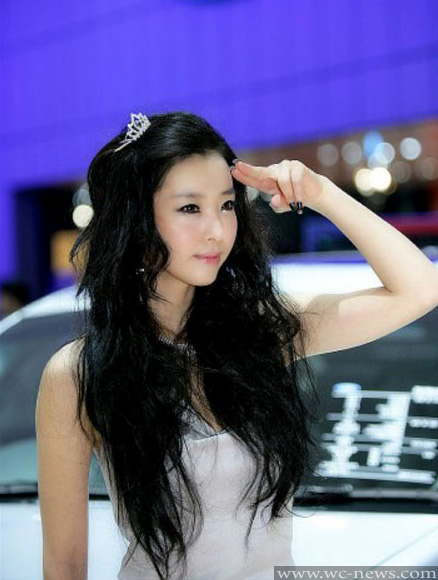 cute-chinese-girl-saluting-01.jpg