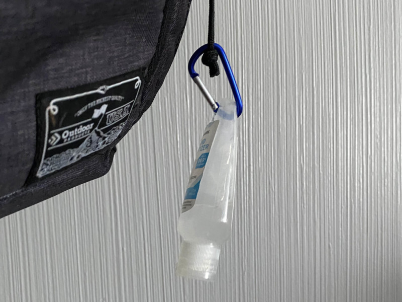 clipon_sanitizer-800x600.jpg