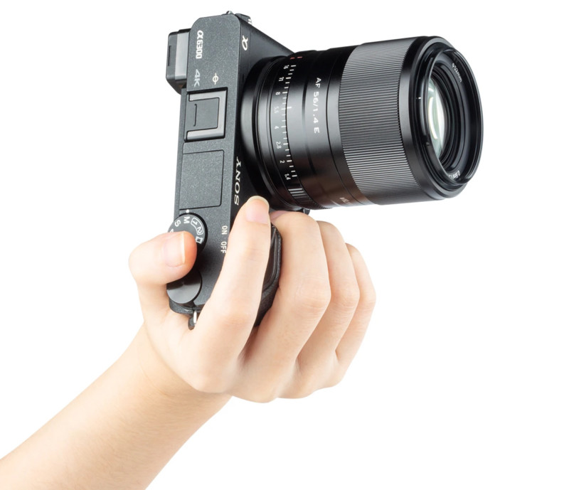 viltrox-56mm-f1.4-in-hand-800x689.jpg