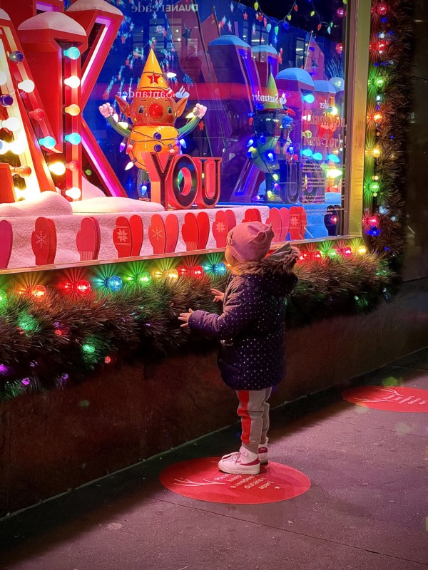 01_Girl-outside-Macys-600x800.jpg