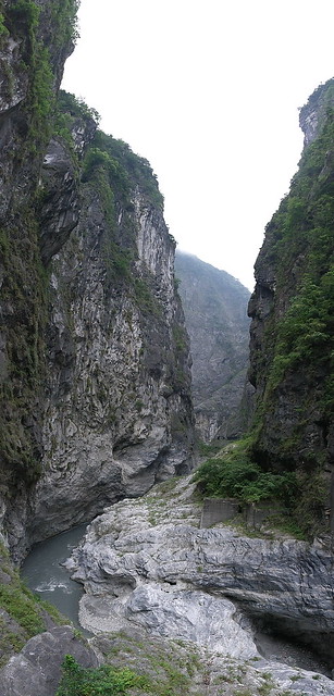 5815330786_d2f6984f12_z.jpg