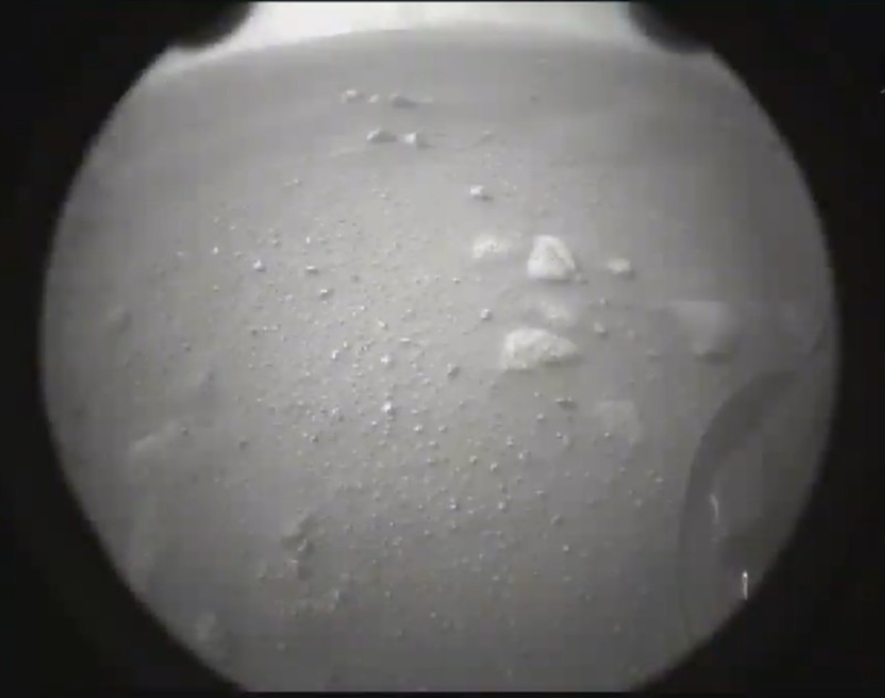 EuiZrefVEAIc0GO-800x631.jpeg