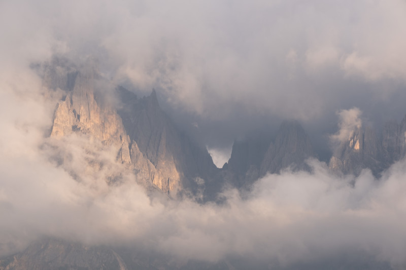 01-livieri_peaks_raw-800x533.jpg