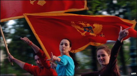 _47066383_montenegro_flags.jpg