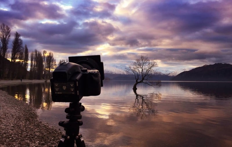 Photographing-That-Wanaka-Tree-2014-New-Zealand-Paul-Reiffer-Phase-One-645-DF-IQ280-Quiet-Before-The-Crowds-Lake-South-Island-Ruined-800x508.jpg