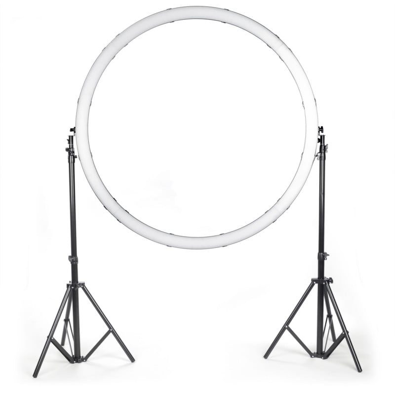 Smith-Victor-Reveals-Gigantic-4-Foot-Wide-150-Watt-LED-Ring-Light-2-800x800.jpg