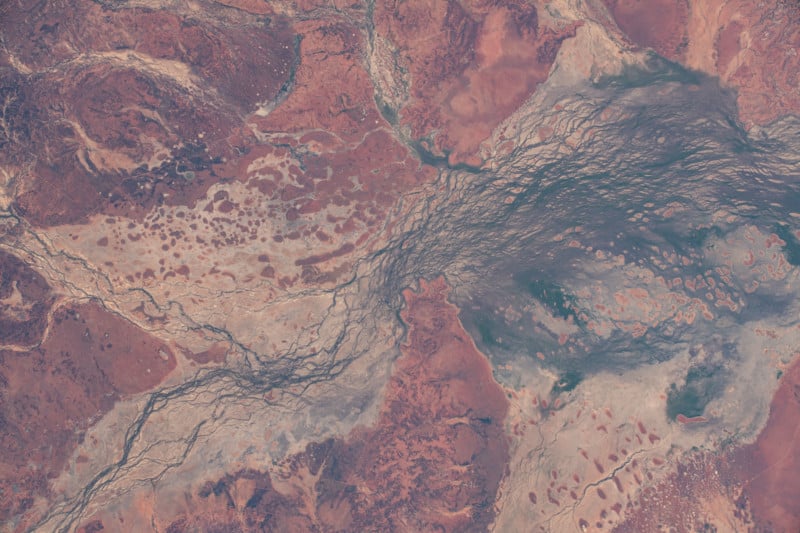 ISS062-E-136862-800x533.jpeg