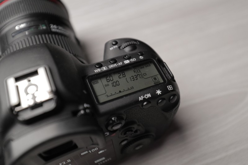 11-5D4-Top-Facing-Screen-does-not-exist-on-R6-800x533.jpg