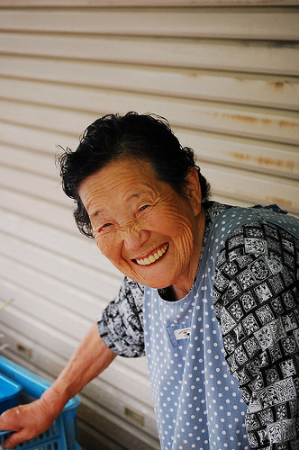 japanese-happy-old-woman.jpg