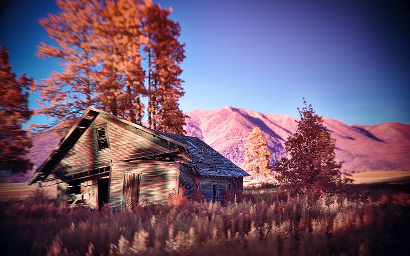 800px-UV-Vis-IR_Homestead_in_Montana.jpg