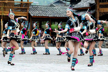 Guizhou_Datang_nice_dance.jpg