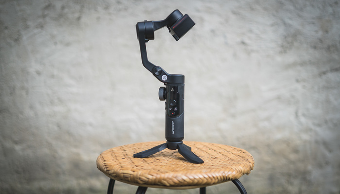 Affordable Smoothness: Fstoppers Reviews the AOCHUAN Smart XR Smartphone Gimbal Affordable Smoothness: Fstoppers Reviews the AOCHUAN Smart XR Smartphone Gimbal
