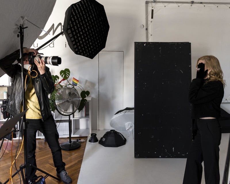 BTS-Illya-Profoto-Fashion-Shoot_Werk-MM-Studio-Illya-Ovchar-Polgar-Tunde-18-copy-800x640.jpg