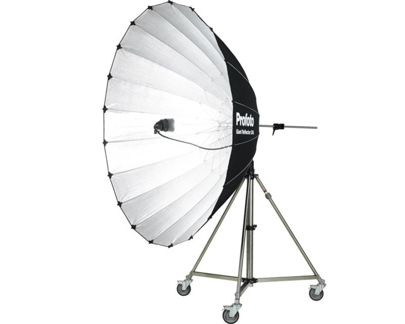 expencive-cheap-modifiers-light-profoto_100319_a_profoto-giant-reflector-240-angle_productimage-800x640.jpg