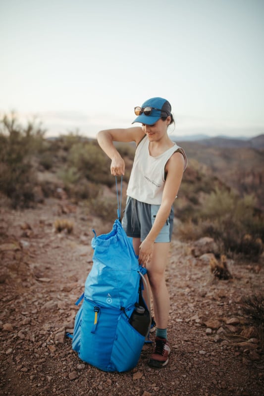 moment-camera-travel-backpack-petapixel-9-533x800.jpg