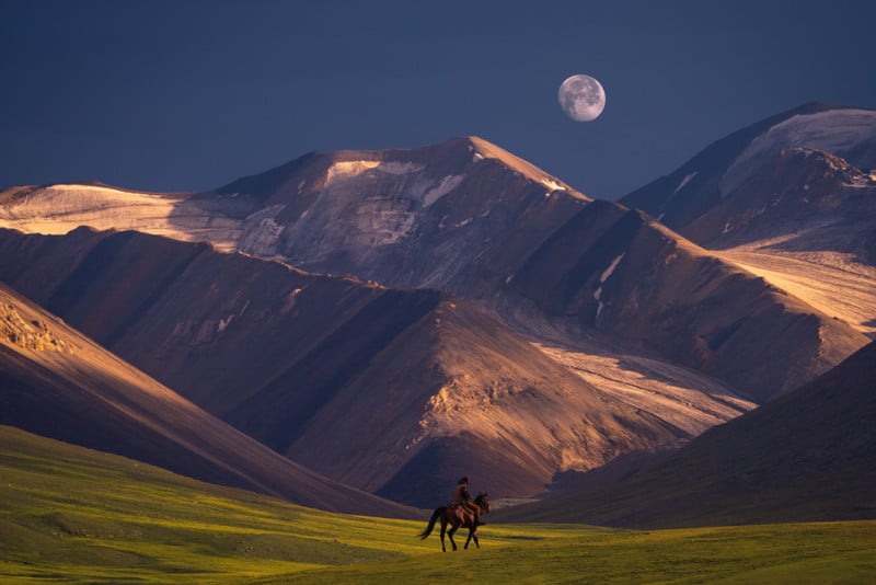 Kyrgyzstan-south-east-asia-landscape-photography-petapixel-13-800x534.jpg