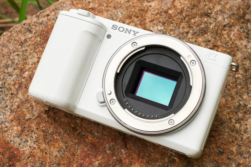 sony-zv-e10-camera-hands-on-1-800x534.jpg