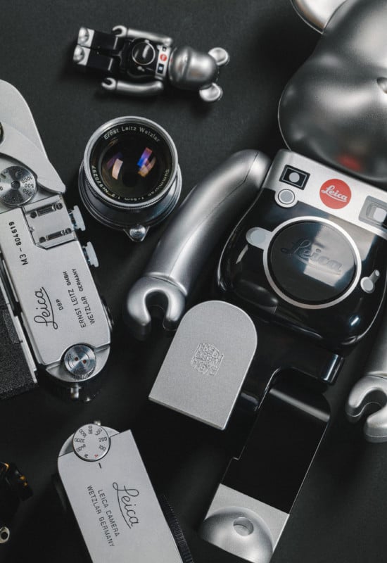 Leica-x-Medicom-Toy-BE@RBRICK-collaboration-4-550x800.jpeg