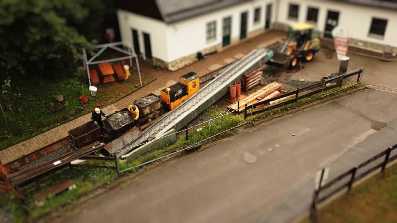 miniature-tilt-shift-film-daiber-little-big-world-petapixel-5-800x450.jpg